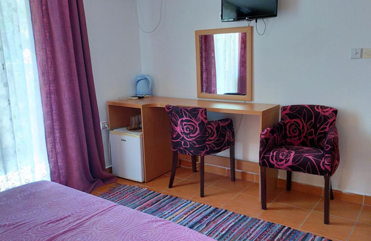 Guesthouse Tri Palme Bečići Ngoại thất bức ảnh