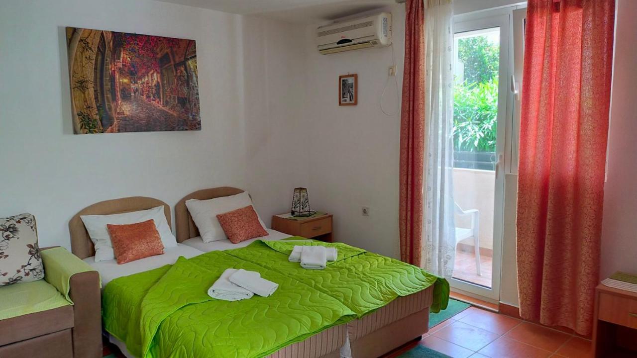 Guesthouse Tri Palme Bečići Ngoại thất bức ảnh