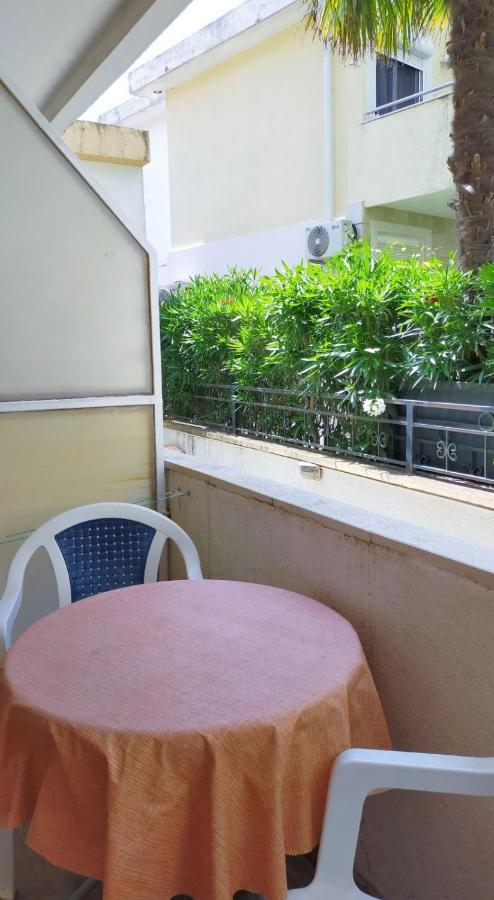 Guesthouse Tri Palme Bečići Ngoại thất bức ảnh