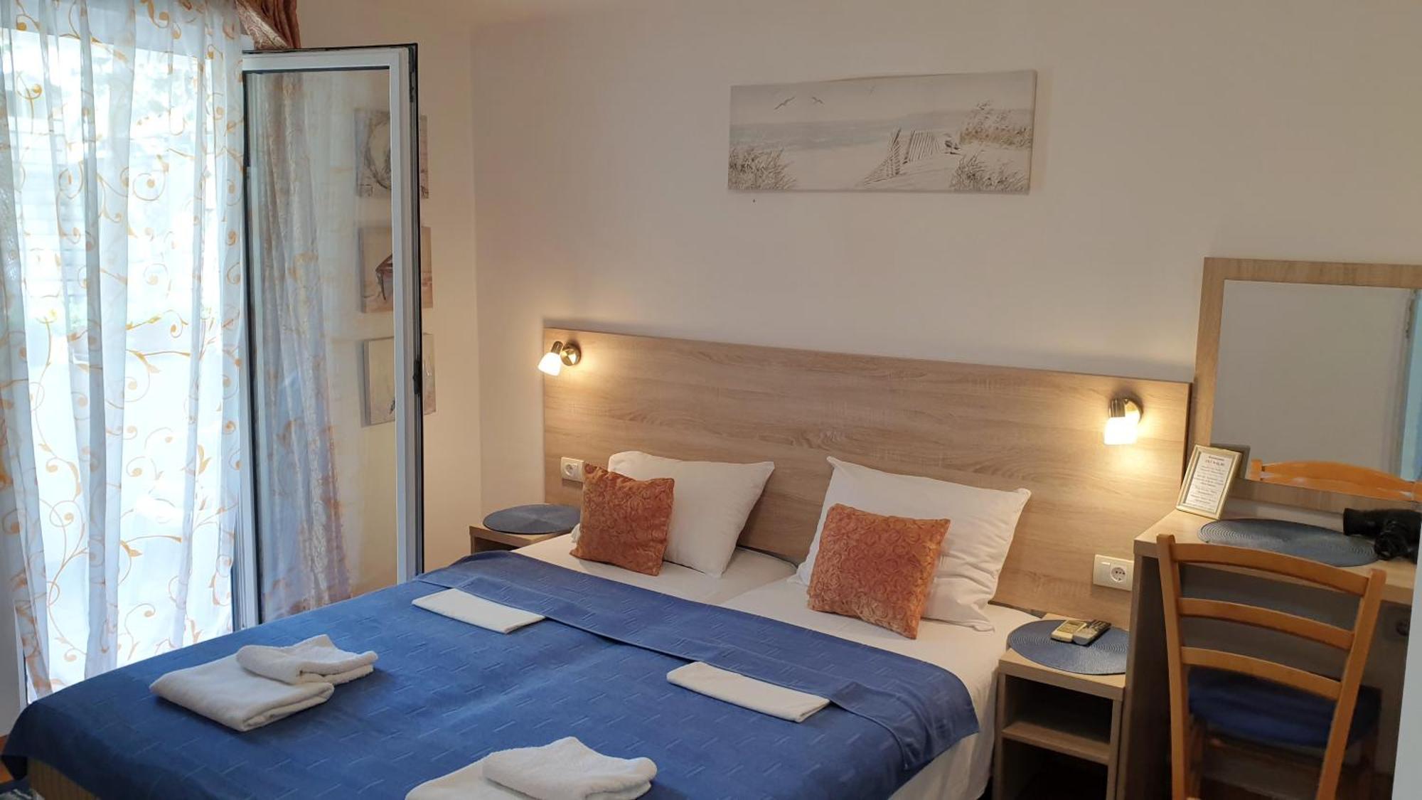 Guesthouse Tri Palme Bečići Ngoại thất bức ảnh