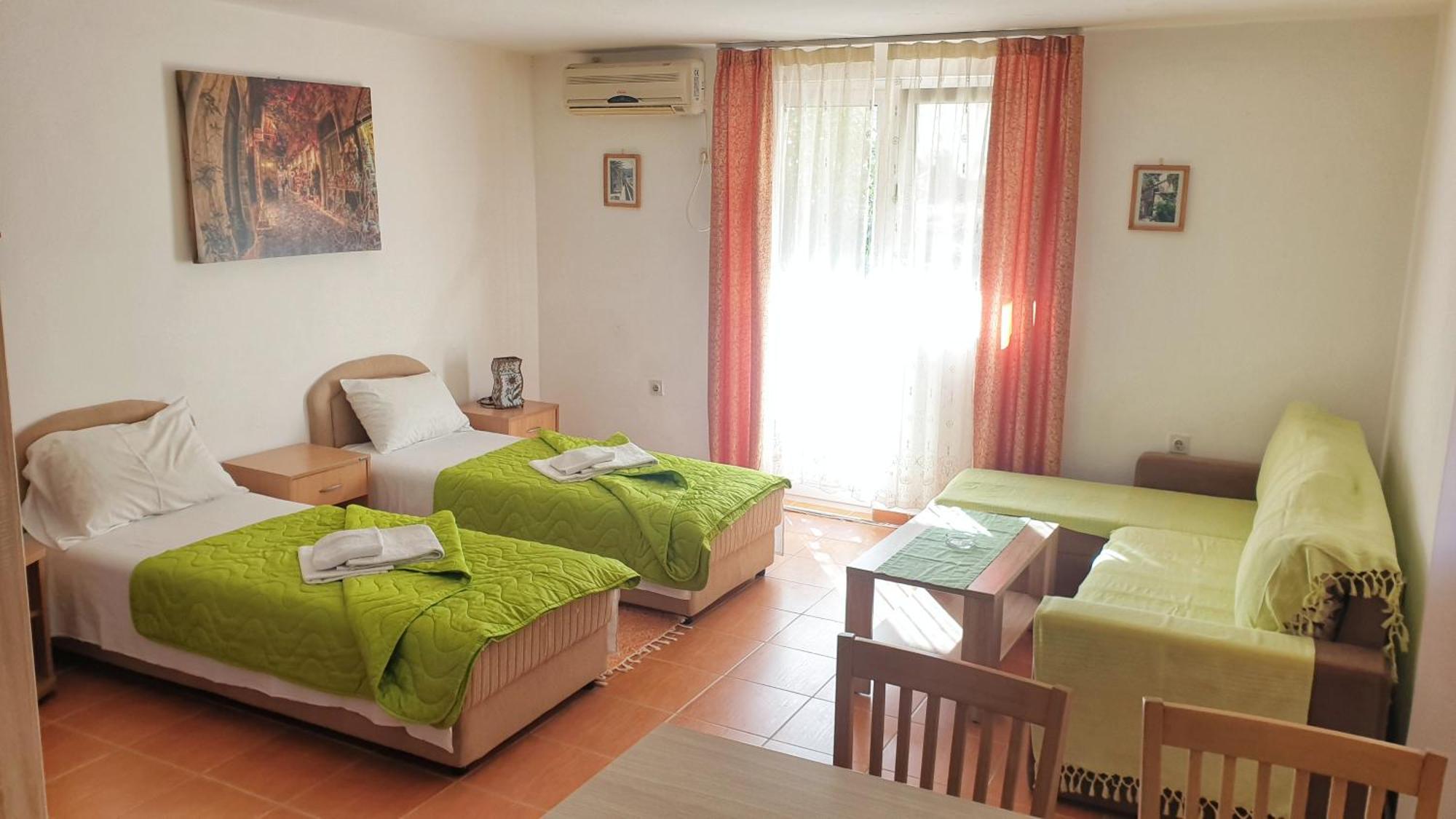 Guesthouse Tri Palme Bečići Ngoại thất bức ảnh