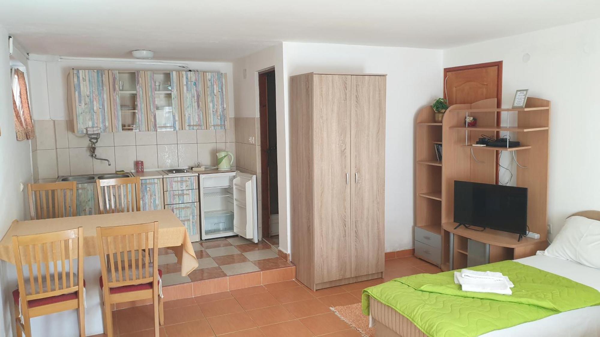 Guesthouse Tri Palme Bečići Ngoại thất bức ảnh