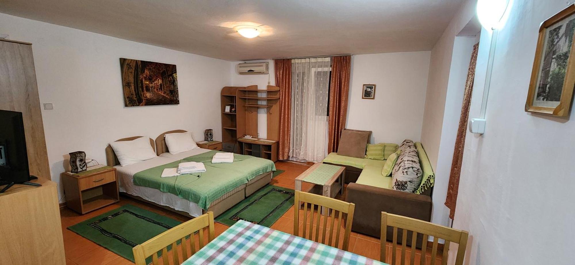 Guesthouse Tri Palme Bečići Ngoại thất bức ảnh