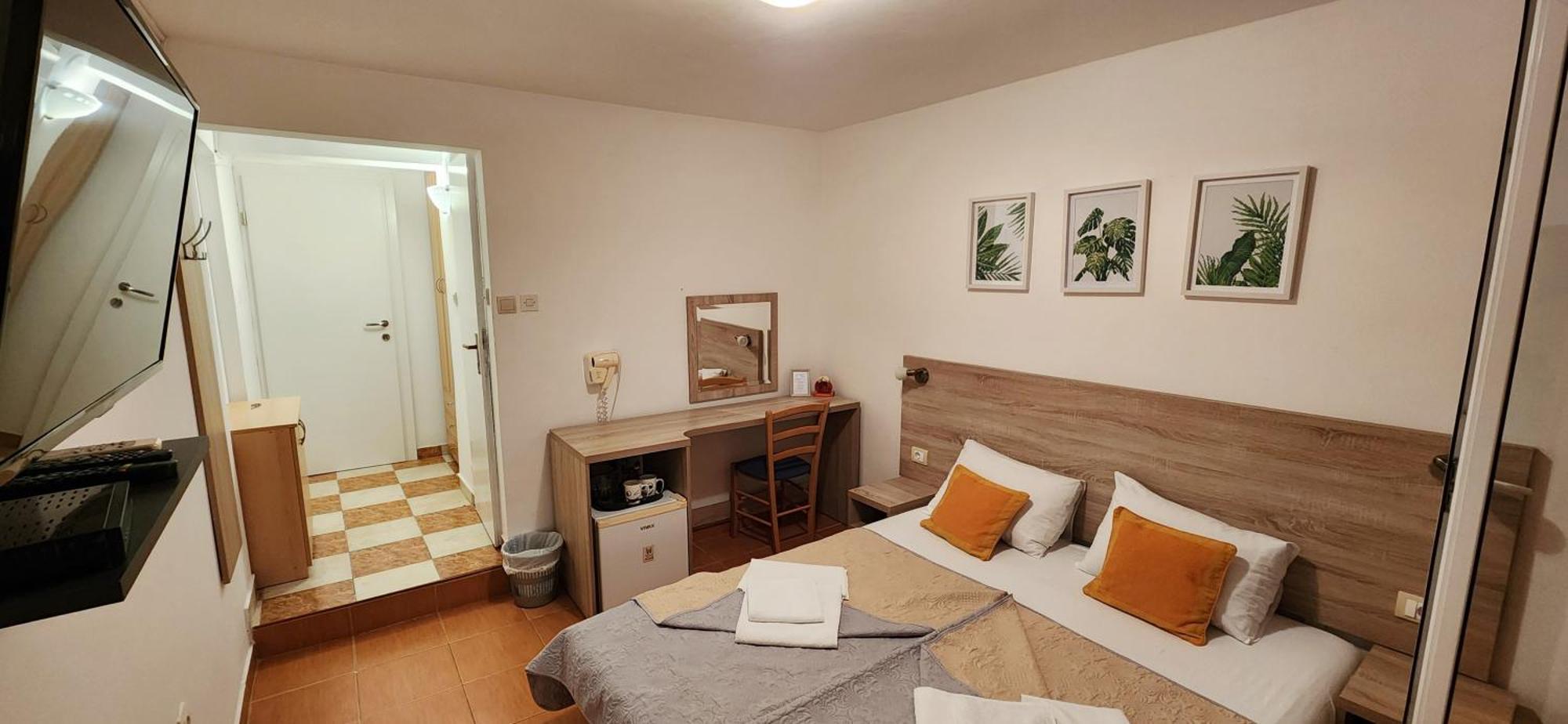 Guesthouse Tri Palme Bečići Ngoại thất bức ảnh