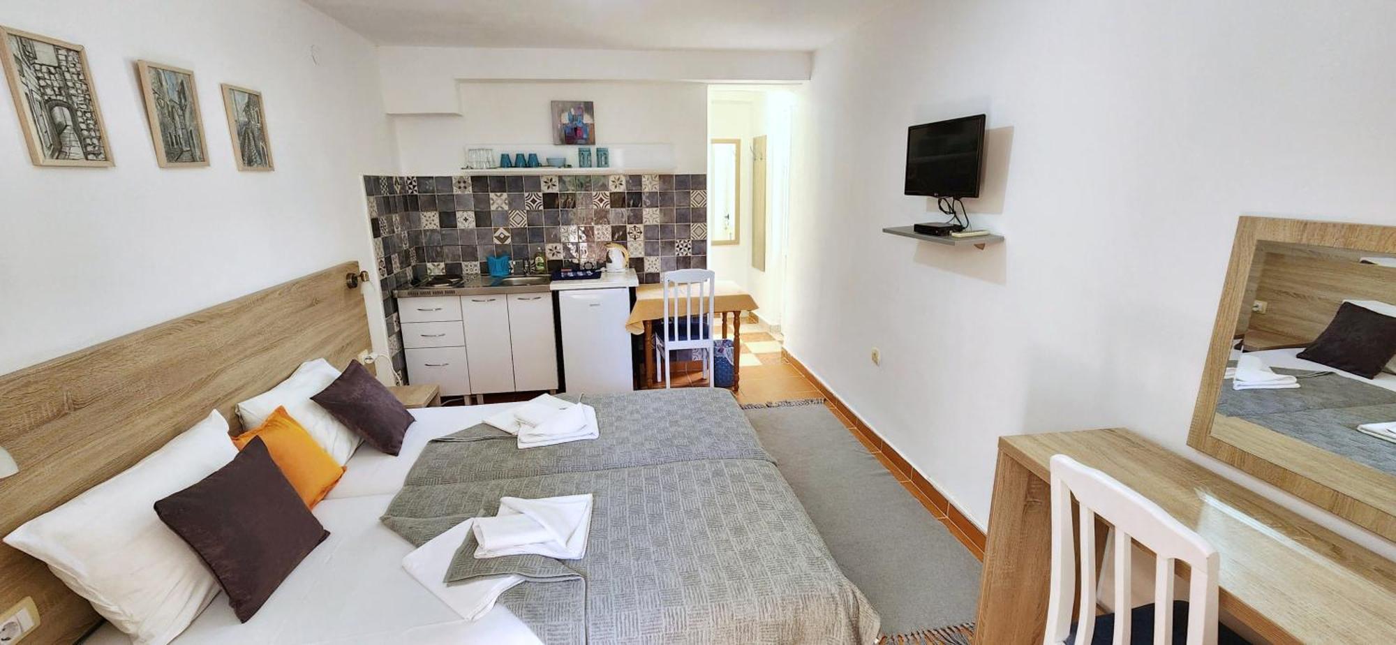Guesthouse Tri Palme Bečići Ngoại thất bức ảnh