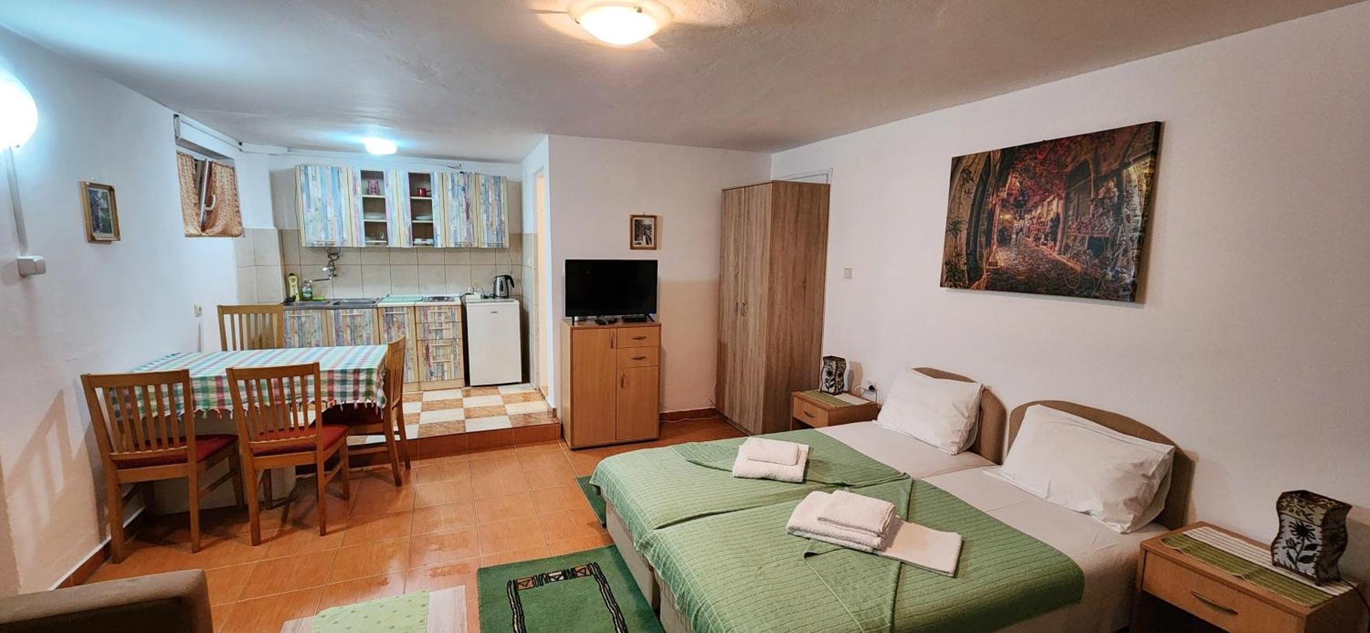 Guesthouse Tri Palme Bečići Ngoại thất bức ảnh