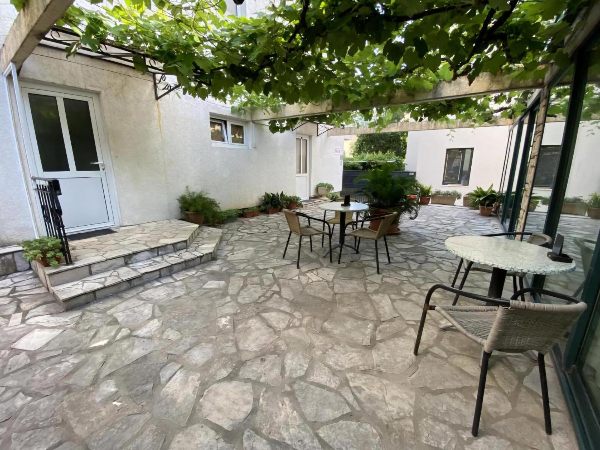 Guesthouse Tri Palme Bečići Ngoại thất bức ảnh