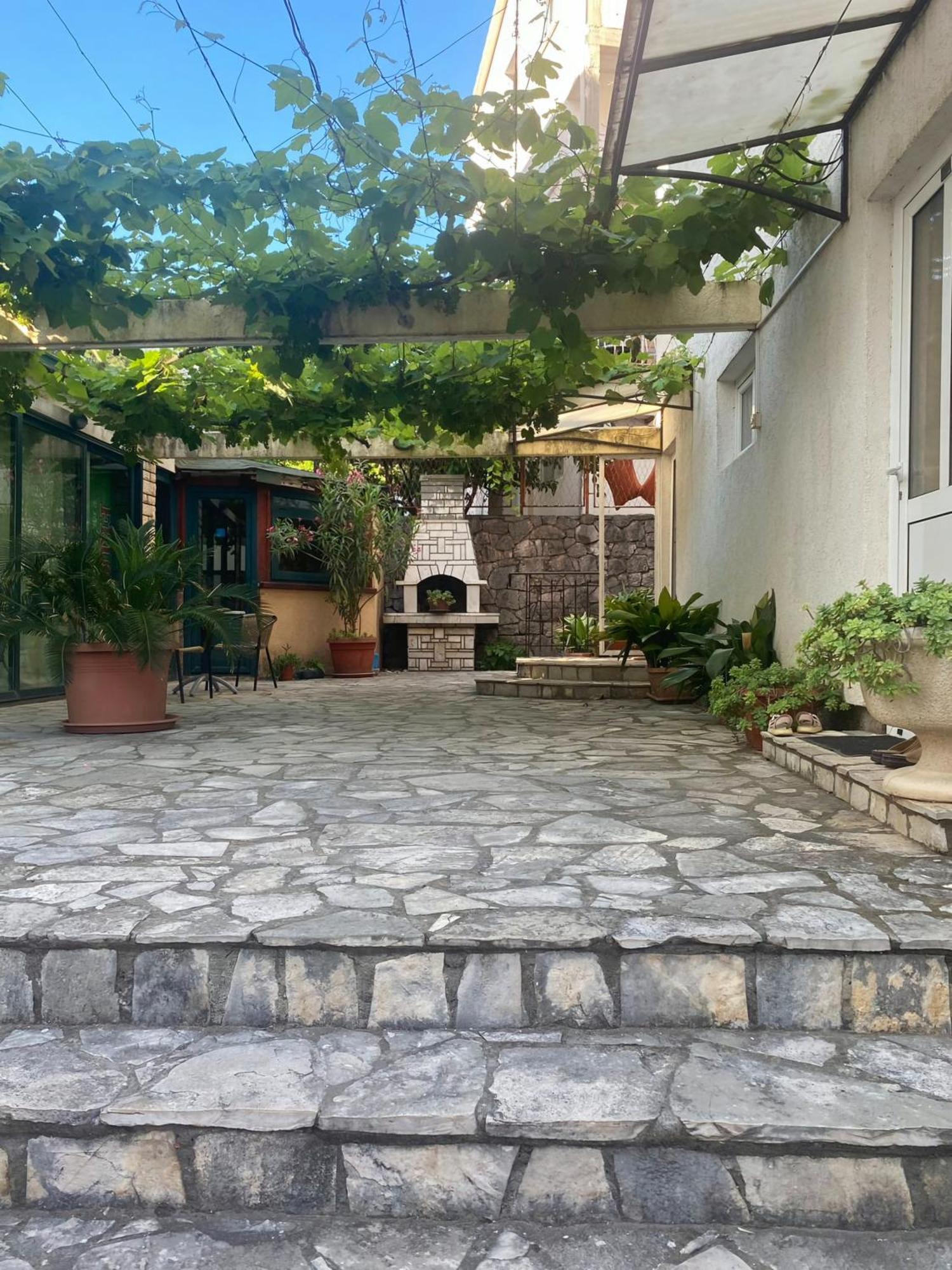 Guesthouse Tri Palme Bečići Ngoại thất bức ảnh